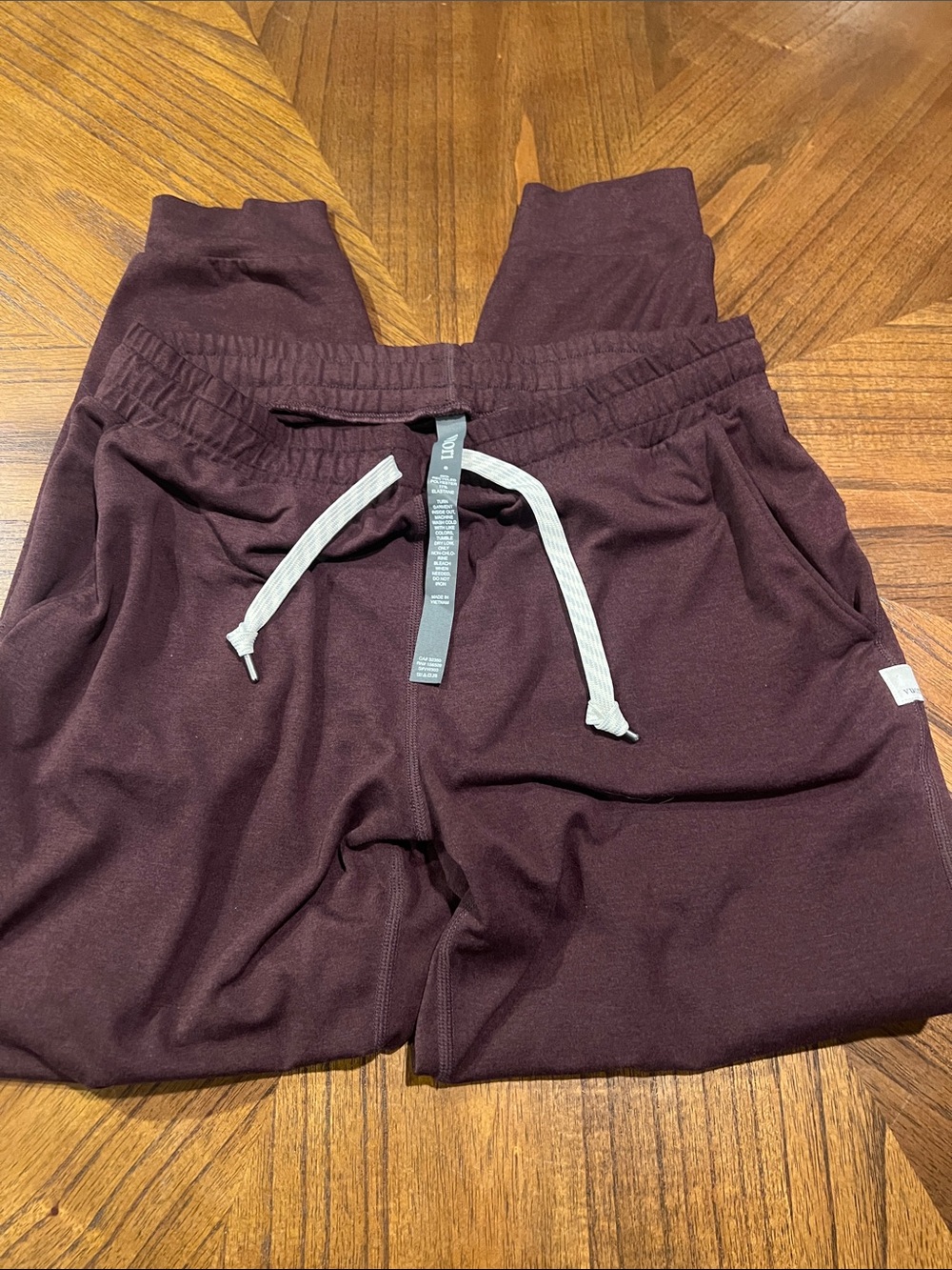 Womens Vuori Maroon Jogger Sweatpants with Drawstring